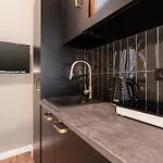 S7 - Sip Downtown Hideaway - Location By Bqa Budapest