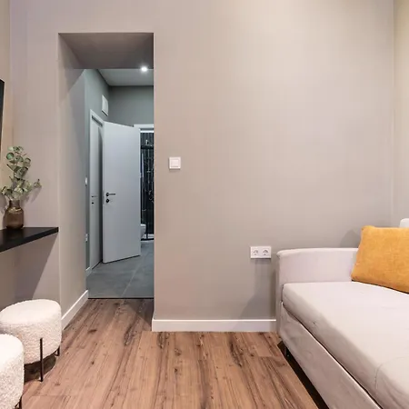 S7 - Sip Downtown Hideaway - Location By Bqa Daire *