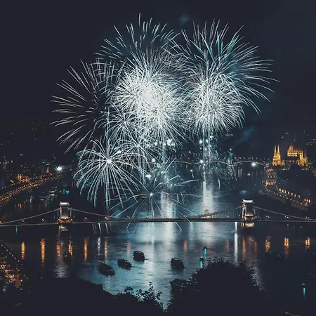 S7 - Sip Downtown Hideaway - Location By Bqa *