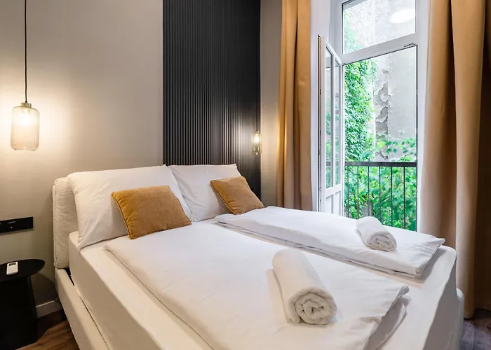 Апартаменты S7 - Sip Downtown Hideaway - Location By Bqa *