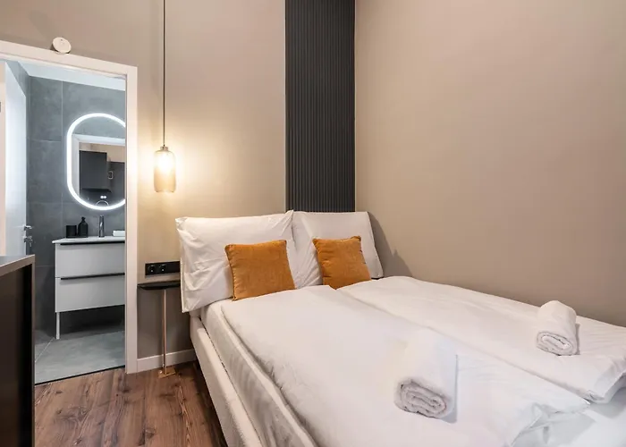 Апартаменты S7 - Sip Downtown Hideaway - Location By Bqa