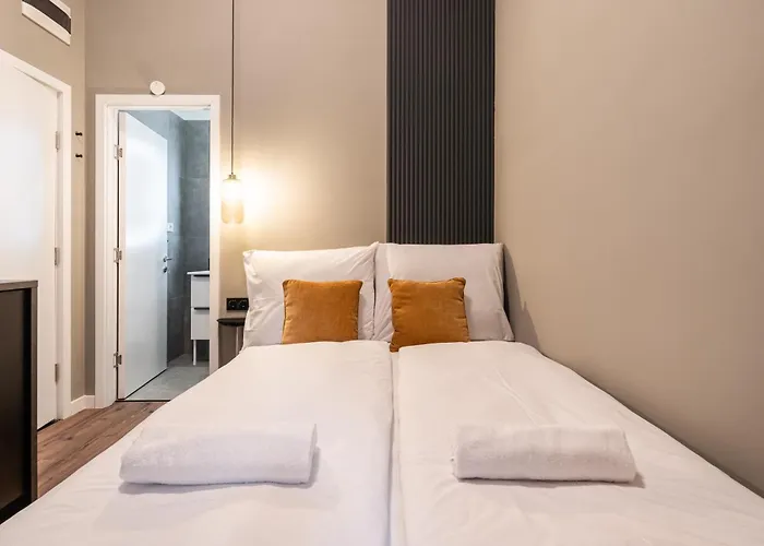 S7 - Sip Downtown Hideaway - Location By Bqa アパート