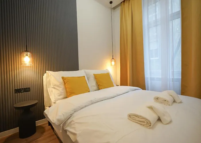 S7 - Sip Downtown Hideaway - Location By Bqa *